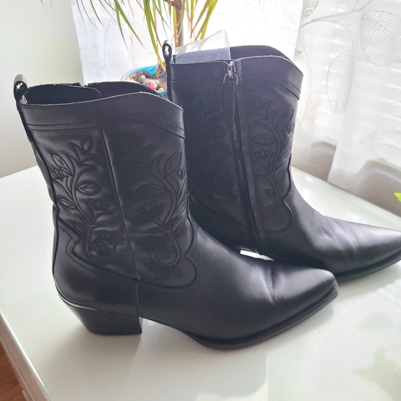 Massimo Dutti Cowboy Boots - Picture 2 of 8